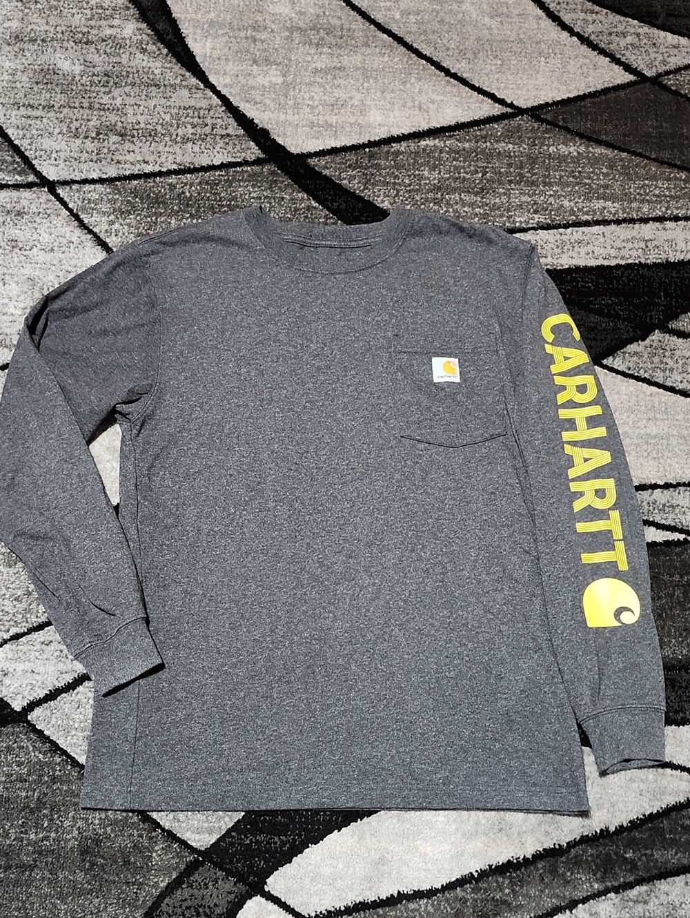 CARHARTT LOOSE FIT HEAVYWEIGHT POCKET CHARCOAL GRAY LOGO LONG-SLEEVE TEE-SHIRT